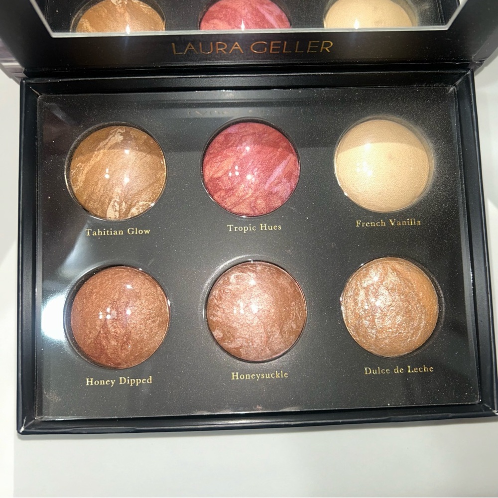 Laura Geller Tropical Glow Face Palette: 2 Blush, 2 Highlighters, 2 Bronzers - Picture 3 of 4